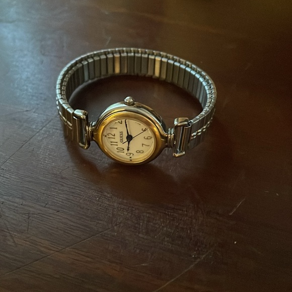 Women’s Guess Watch - Picture 9 of 12